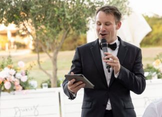 How To Be A FUN Wedding MC: Tips for Keeping the Guests Entertained